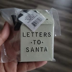 Hearth and hand with magnolia ornaments